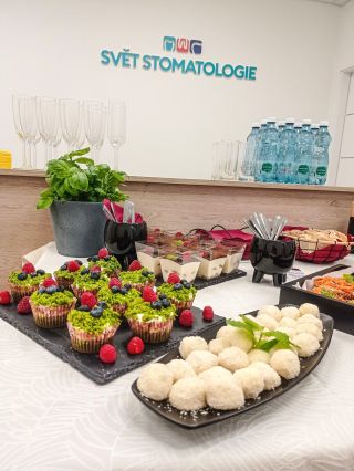 🍽️ Měli jsme tu čest být součástí slavnostního otevření nové zubní ordinace Svět stomatologie! 🦷💫 Postarali jsme se o...