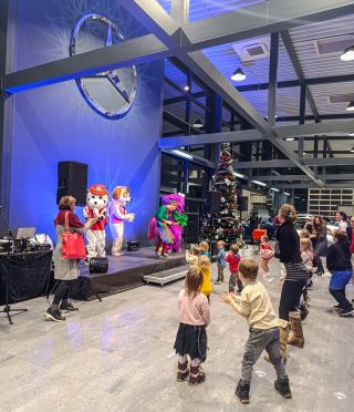 Ve čtvrtek jsme za @jojopark_ostrava měli tu čest připravit kompletní mikulášský program a catering pro společnost...